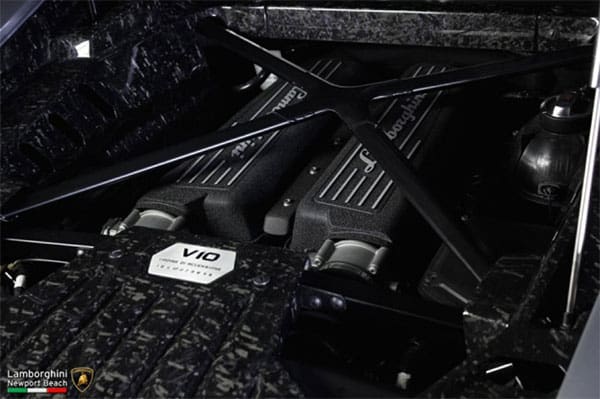 Hood of the Lamborghini Huracan