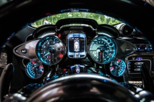 Pagani Huayra 2016 Features