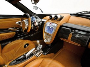 Pagani-Huayra-2016-Interior