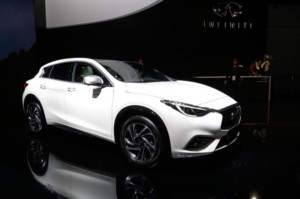2016-infiniti-q-30-overview