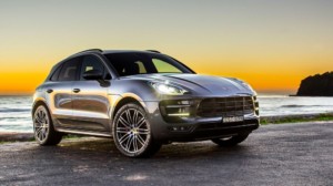 2016-jaguar-f-pace-competitor