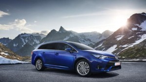 2016-toyota-avensis-tourer
