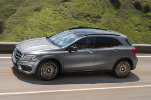 2017-infiniti-qx-30-competitors